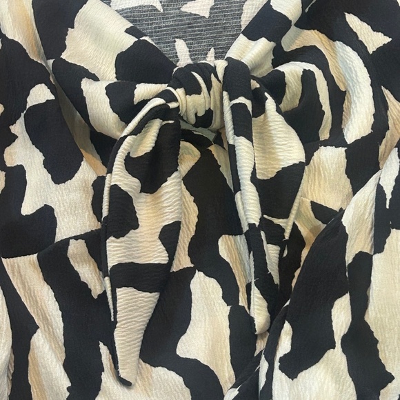 AVA& VIV black and white pattern with bow in front. NWT 1X - Picture 9 of 9